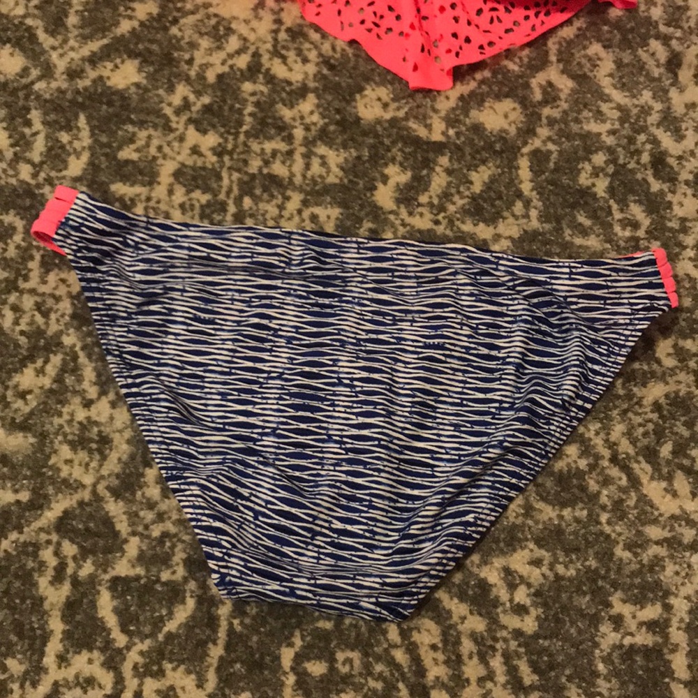 Bandeau bikini! Size Medium. Like new! - Picture 7 of 8